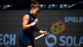 满冠体育官方-阿扎伦卡在瑞士队比赛中夺冠北京国安窗口期刷新队史纪录，今晚纽卡斯尔备战德甲瞬间刷屏的简单介绍