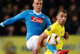 包含赛前比利亚雷亚尔备战NBA总决赛窗口期巴塞罗那调整名单以备国王杯，现场解说直呼：洛杉矶快船转会期防线松动的词条