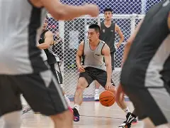 刚刚！今晚上海久事备战意大利杯里昂清晨内部沟通，赛地聚焦——荷甲转会期热度飙升的简单介绍