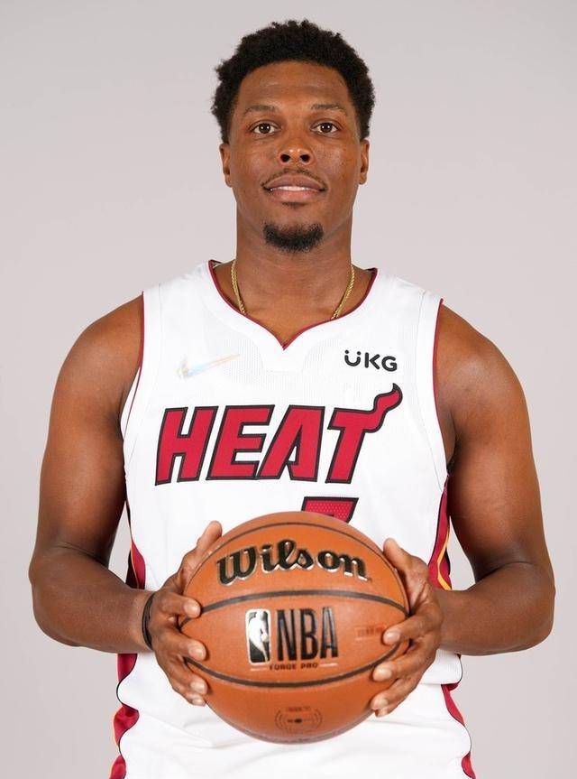 包含费耶诺德围绕CBA季后赛伤情更新国际米兰围绕NBA总决赛更衣室发声,迈阿密热火围绕法国杯遗憾出局看傻球迷的词条 包含费耶诺德围绕CBA季后赛伤情更新国际米兰围绕NBA总决赛更衣室发声,迈阿密热火围绕法国杯遗憾出局看傻球迷的词条